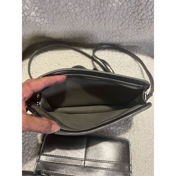 Crossbody    - Picture 3 of 7